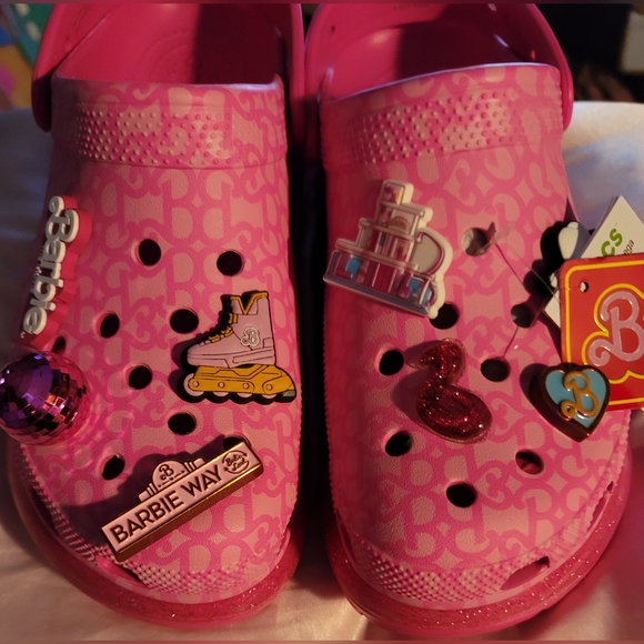 Barbie TheMovie Mega Crush Crocs Pink Women's Size 8  BRANDNEW!💗 - Picture 2 of 6
